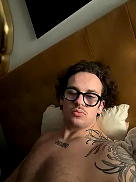 Snapshot of hardmecl chatting on 17, 11, 2025 hardmecl online show from 17, 11, 2025