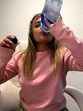 Snapshot of pamell_col chatting on 5, 10, 2025 pamell col online show from 5, 10, 2025