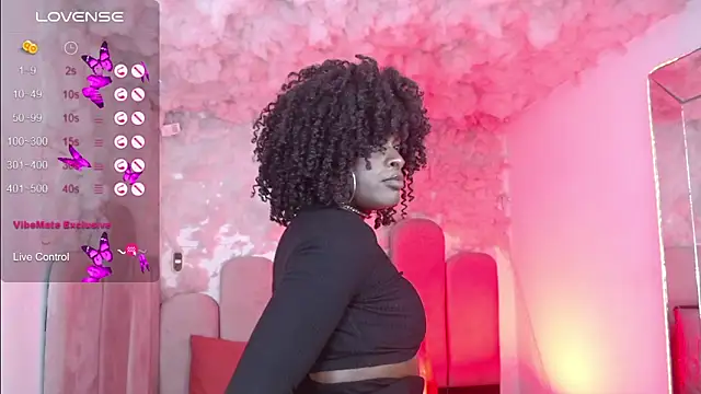 Snapshot of puca_ebony chatting on 19, 5, 2026 puca ebony online show from 19, 5, 2026