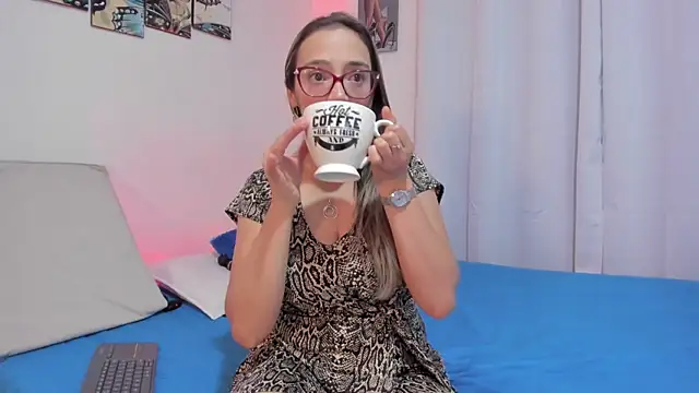 Snapshot of Jessica_Herrera_ chatting on 4, 2, 2025 Jessica Herrera online show from 4, 2, 2025