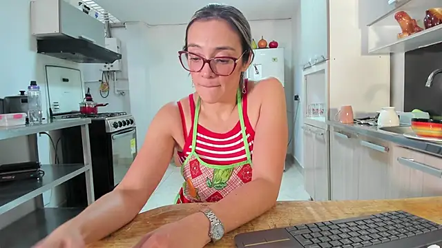 Snapshot of Jessica_Herrera_ chatting on 6, 2, 2025 Jessica Herrera online show from 6, 2, 2025