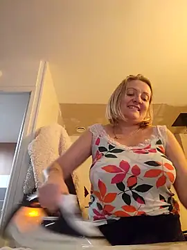 Snapshot of lady_charlyne chatting on 9, 12, 2024 lady charlyne online show from 9, 12, 2024