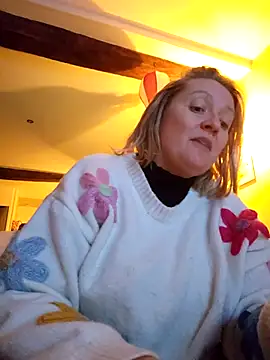 Snapshot of lady_charlyne chatting on 10, 12, 2024 lady charlyne online show from 10, 12, 2024