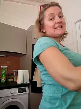 Snapshot of lady_charlyne chatting on 16, 1, 2025 lady charlyne online show from 16, 1, 2025