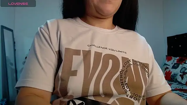 Snapshot of soniafuckboobs chatting on 5, 6, 2026 soniafuckboobs online show from 5, 6, 2026