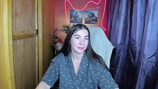Fiery Brunette  online show from 26, 12, 2024