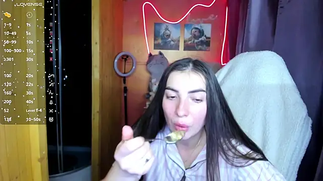 Fiery Brunette  online show from 11, 10, 2025