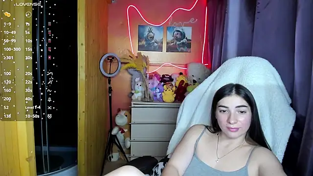 Fiery Brunette  online show from 21, 11, 2025