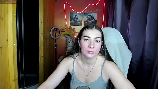 Fiery Brunette  online show from 22, 11, 2025