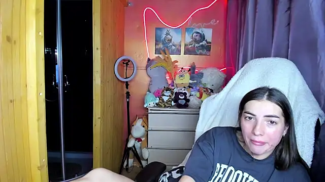 Fiery Brunette  online show from 26, 3, 2026