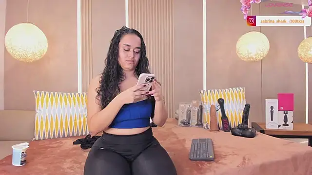 Snapshot of sabrina_shark_ chatting on 8, 5, 2026 sabrina shark online show from 8, 5, 2026