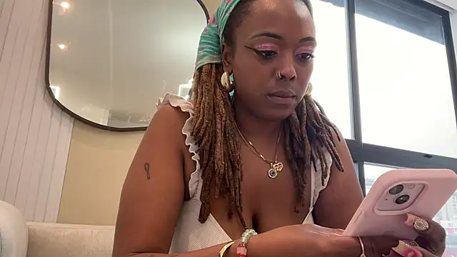 Snapshot of ChocolateCakeQueen chatting on 18, 2, 2025 ChocolateCakeQueen online show from 18, 2, 2025