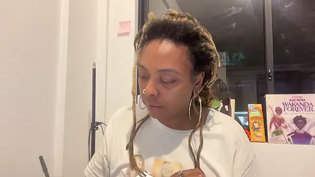Snapshot of ChocolateCakeQueen chatting on 26, 9, 2025 ChocolateCakeQueen online show from 26, 9, 2025
