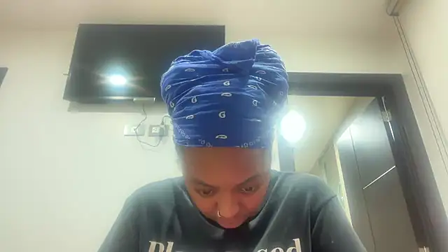 ChocolateCakeQueen online show from 15, 1, 2026