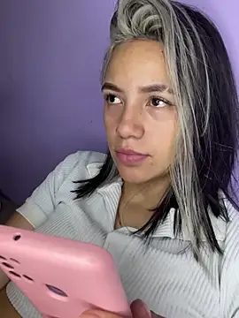 hannahb-e online show from 4, 3, 2025