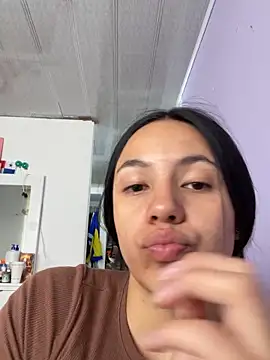 hannahb-e online show from 10, 4, 2026