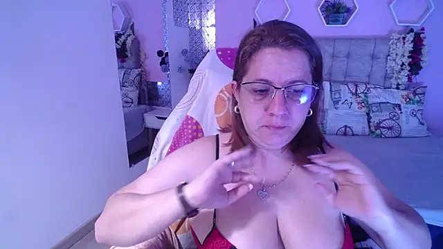 Snapshot of katie_joness_ chatting on 11, 1, 2025 katie joness online show from 11, 1, 2025