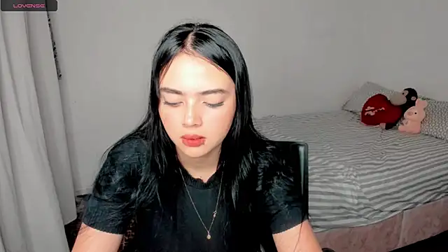 Snapshot of Sarah_angell chatting on 22, 12, 2024 Sarah angell online show from 22, 12, 2024