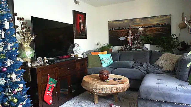 CeceilaMoon online show from 1, 12, 2025