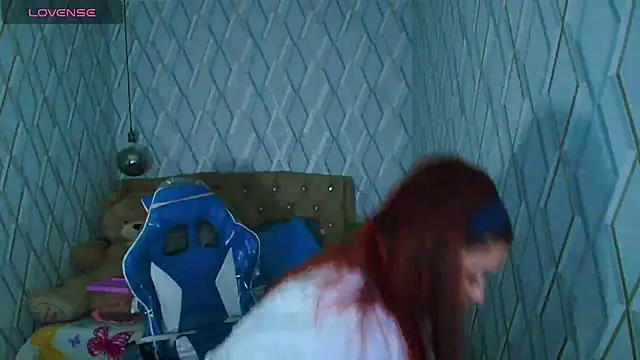 NicolleTaylor online show from 30, 10, 2025