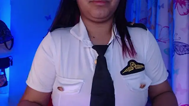 NicolleTaylor online show from 11, 4, 2026