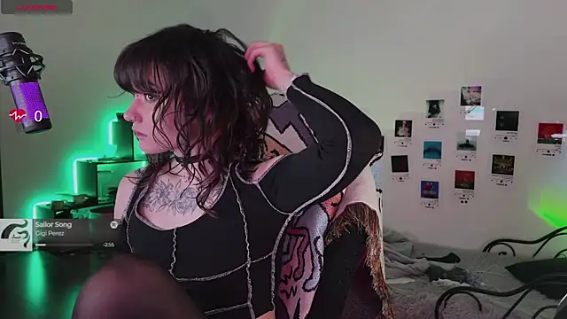 Snapshot of deadlysweet chatting on 9, 11, 2025 deadlysweet online show from 9, 11, 2025