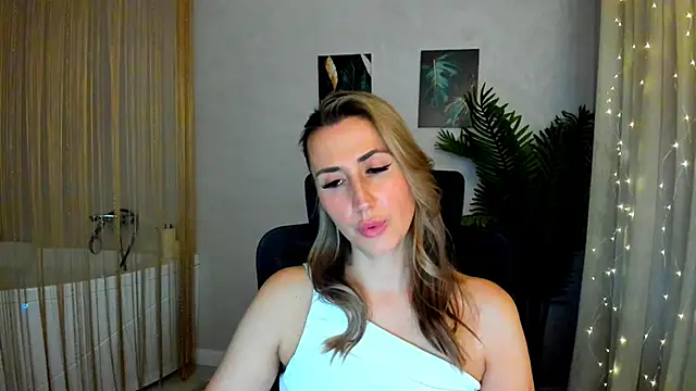 PassionGlow online show from 8, 2, 2025