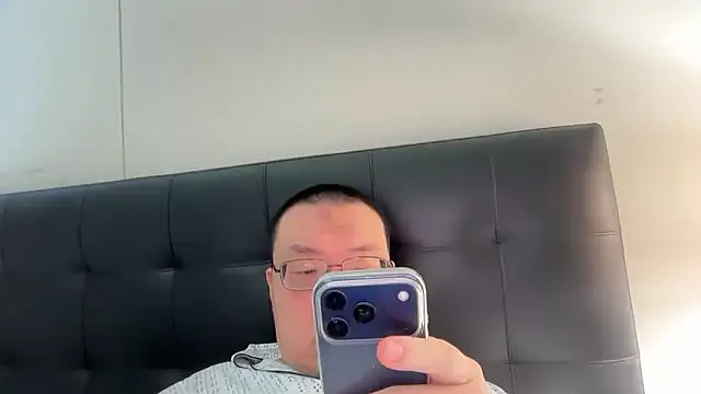 Snapshot of slaveasianboy chatting on 21, 4, 2026 slaveasianboy online show from 21, 4, 2026