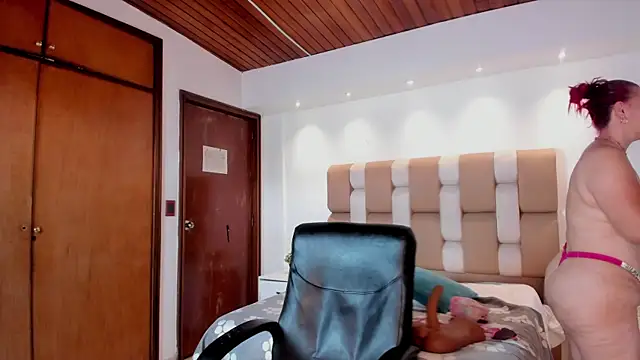 victoria mooree online show from 9, 1, 2026