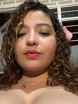 Snapshot of CharlotteMillers chatting on 2, 1, 2025 CharlotteMillers online show from 2, 1, 2025