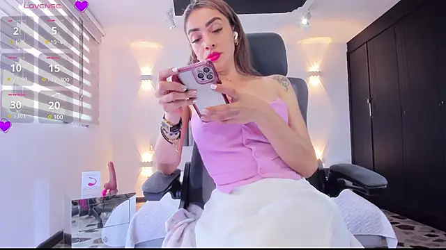 Snapshot of AnaRuiz chatting on 15, 1, 2025 AnaRuiz online show from 15, 1, 2025