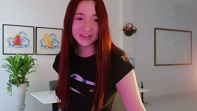 Snapshot of YasmineWest chatting on 26, 7, 2026 YasmineWest online show from 26, 7, 2026