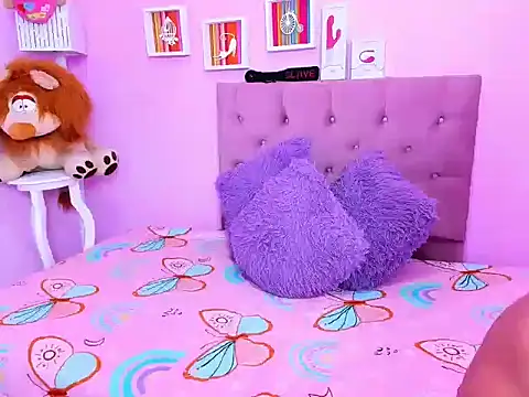 milf bigass  online show from 15, 4, 2026