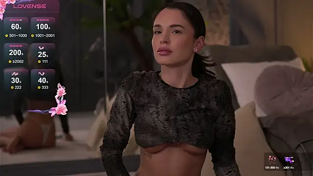 Snapshot of EsmeAinsley chatting on 8, 2, 2025 EsmeAinsley online show from 8, 2, 2025