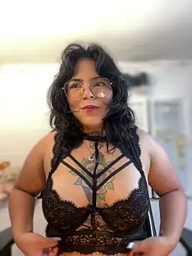 Snapshot of JulianaCastillo chatting on 31, 12, 2024 JulianaCastillo online show from 31, 12, 2024
