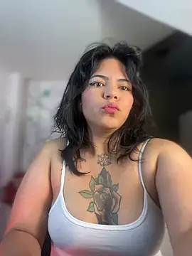 Snapshot of JulianaCastillo chatting on 17, 1, 2025 JulianaCastillo online show from 17, 1, 2025