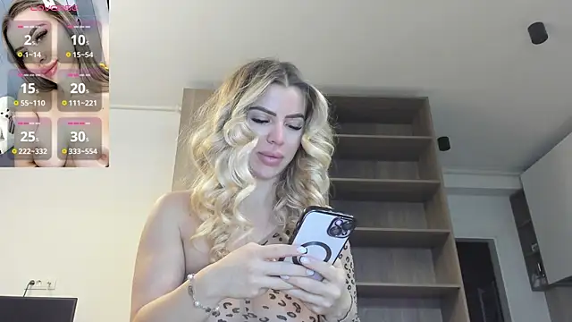 Snapshot of Megan_Ros chatting on 7, 2, 2025 Megan Ros online show from 7, 2, 2025