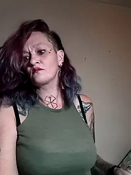 Snapshot of renegade_vyxxen chatting on 7, 2, 2026 renegade vyxxen online show from 7, 2, 2026