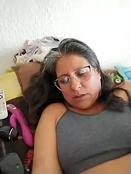 Snapshot of LucifernandaSw chatting on 14, 1, 2025 LucifernandaSw online show from 14, 1, 2025