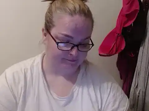 SexyWhiteChocolate online show from 8, 1, 2025