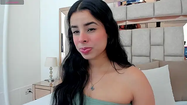 Snapshot of emma_castilloo chatting on 17, 11, 2025 emma castilloo online show from 17, 11, 2025