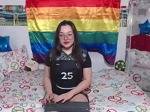Snapshot of Angela_18honey chatting on 10, 7, 2026 Angela 18honey online show from 10, 7, 2026