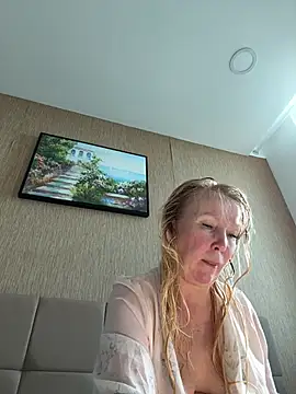 Snapshot of EmmaInLove23 chatting on 14, 7, 2026 EmmaInLove23 online show from 14, 7, 2026