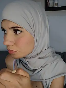 Snapshot of hanaa_18 chatting on 19, 6, 2026 hanaa 18 online show from 19, 6, 2026