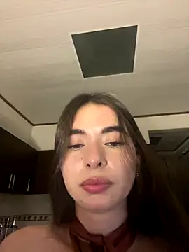 Coralinee 01 online show from 17, 12, 2025