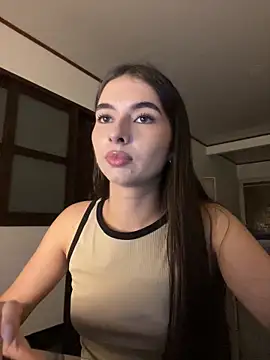 Snapshot of Coralinee_01 chatting on 24, 5, 2026 Coralinee 01 online show from 24, 5, 2026