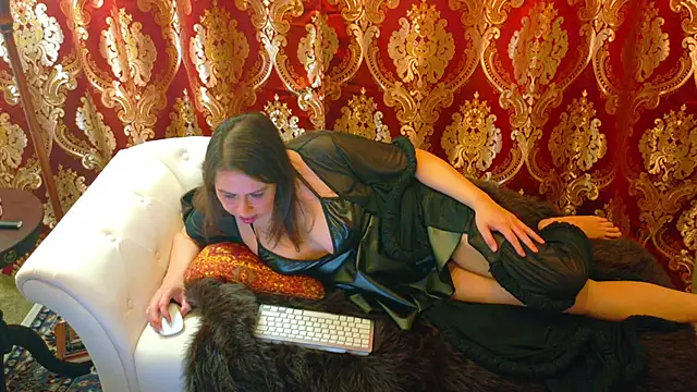 Snapshot of Lily_Leigh1 chatting on 6, 2, 2025 Lily Leigh1 online show from 6, 2, 2025