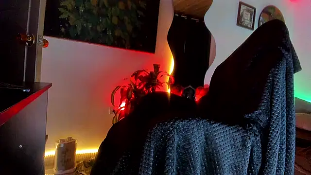 Snapshot of LatinMilk_ chatting on 17, 7, 2026 LatinMilk online show from 17, 7, 2026