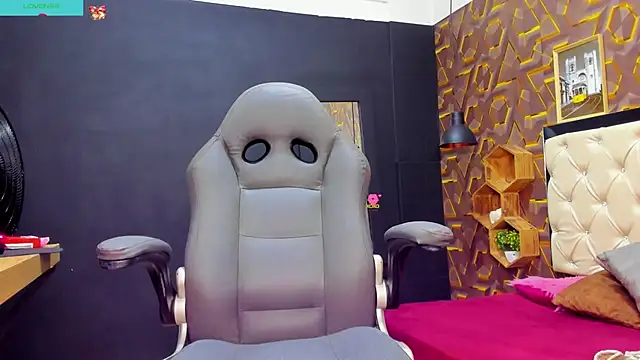 Snapshot of deyy_madissonn chatting on 30, 12, 2024 deyy madissonn online show from 30, 12, 2024