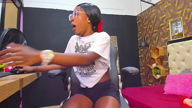 Snapshot of deyy_madissonn chatting on 31, 1, 2025 deyy madissonn online show from 31, 1, 2025